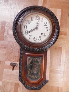 1920－40年代　H　マーク　上丸形　縁彫　ゼンマイ式　柱時計　作動品　一部　彫刻欠落