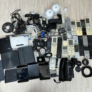 まとめ売り ジャンク品各種 リモコン カメラ ルーター ケーブル アダプター レンズ CD カセット 大量