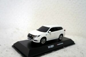 三菱 アウトランダー PHEV 1/43 ミニカー ホワイト