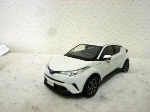 トヨタ カラーサンプル C-HR 1/30 ミニカー 非売品 ホワイト