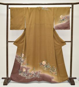 【ちどりや】未使用品 美品 正絹 訪問着 袷 広衿 身丈163.5cm/裄66.5cm L寸 流水文様 雪輪に花 金駒刺繍 裾暈し 黄唐茶 躾付 B207