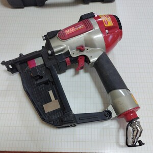 MAX　AIR NAILER　TA-557F (中古) 常圧 フロアタッカー