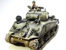 1/35　アメリカ　M４A３シャーマン　人形付き塗装済み完成品_画像9