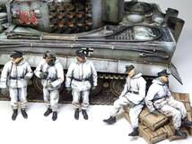 1/35 ドイツ　タイガーⅠ型　後期型　人形5体　砲弾箱5個付き塗装済み完成品_画像4