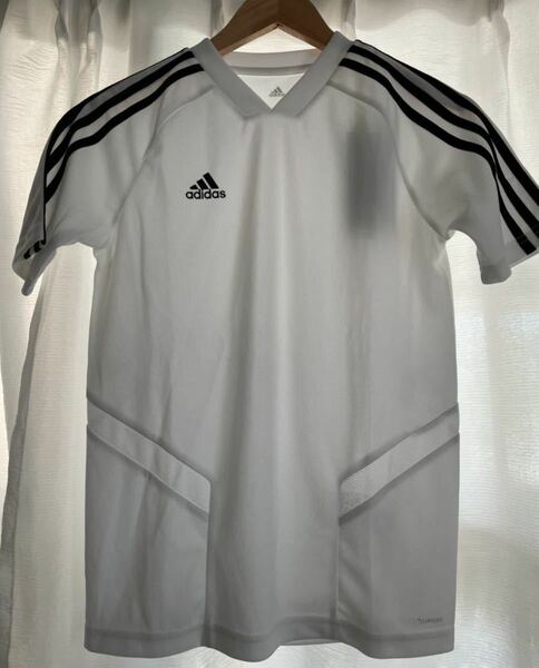 【新品未使用】adidasキッズTシャツ アディダスキッズ150サイズ