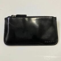 ★PRADA プラダ コインケース 小銭入れ キーリング付き エナメル ブラック 中古【鑑定済み 本物保証】_画像2