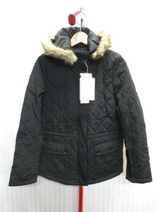 未使用　ユニクロ　キルティングジャケット　SIZE S　黒　エアテックキルティングパーカ　フード付きキルトコート　中綿ジャンパー　02152