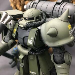 HG 1/144 サンダーボルト MS-06 ZAKU 量産型 ザク 塗装 完成品 ビックガン 部分塗装 ガンダム ガンプラ バンダイの画像2