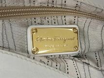 1円 ■美品■ Salvatore Ferragamo フェラガモ BW-21 D356 ガンチーニ ソフィア レザー 2WAY ハンドバッグ ショルダー ホワイト系 BG7207_画像6