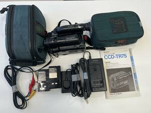 SONY Video8 ビデオカメラ CCD-TR75 Handycam ハンディカム ACアダプター バッテリーパック2個 専用ケース付き ジャンク【4003】