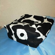 在庫処分 新品未使用 marimekko マリメッコ トートバッグ セイディ / オフホワイト×ブラック_画像8