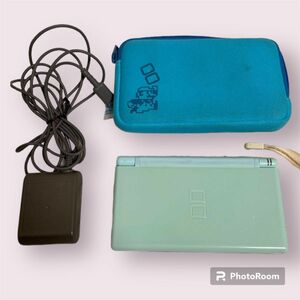 DS Lite 　任天堂 ニンテンドーDS 本体 アイスブルー　非売品ポーチ　充電器同梱