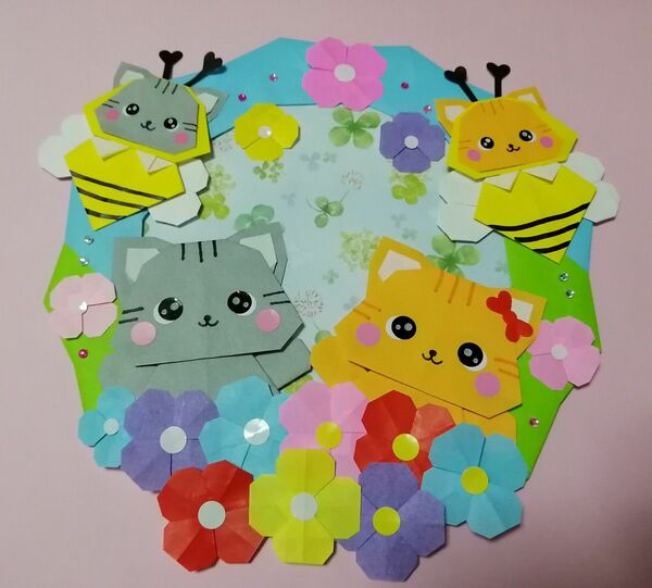 折り紙　壁面飾り　春リース（猫バージョン）
