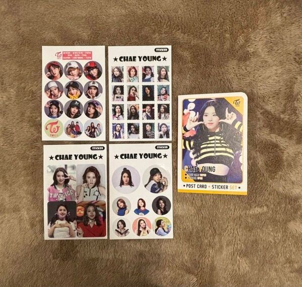 TWICEチェヨンステッカーとフォトカード