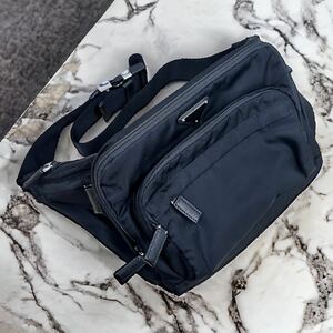 【K0129】美品 PRADA プラダ ボディバッグ ウエストバッグ ウエストポーチ 2VL003 ショルダー 大きな使用感無し 三角ロゴ ギャラあり