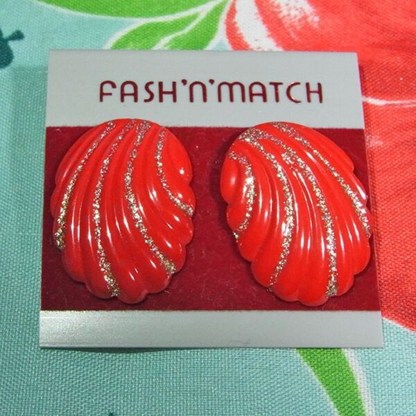貝殻モチーフのピアス レッド×ラメ FASH'n'MATCH デッドストック