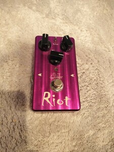 【美品】suhr Riot Distortion ライオット ディストーション サー エフェクター