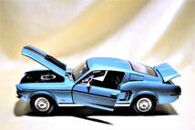 新品マイスト1/18【Maisto】◆1968 Ford-Mustang GT Cobra Jet◆シボレー/ポルシェ/フェラーリ/BMW/アウディ/オートアート/京商/ブラーゴ_画像4