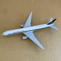 ■DRAGON WINGS 1/400 シンガポール航空 B777-300【中古品】■_画像2