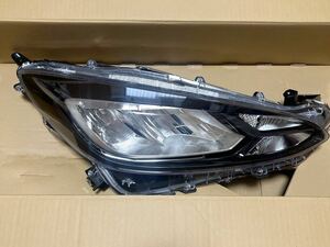 used トヨタ 美品 不具合無し アクア MXPK10 純正 右 ヘッドライト LED KOITO 52-335 刻印 X4 MXPK11 MXPK15 MXPK16 補修無し 81105-52N70