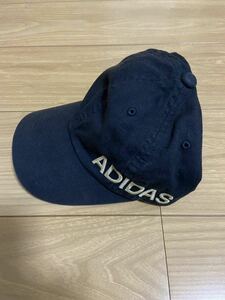 アディダス(adidas) 帽子　キャップ　黒色　フリーサイズ