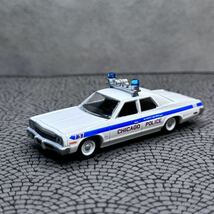 【CJ-420】1/64 スケール DODGE MONACO CHICAGO POLICE GreenLight ミニカー_画像1