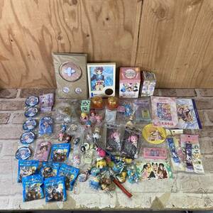 [2-145]美少女系グッズ まとめ まどか☆マギカ プリキュア けいおん いか姫 ストラップ ピンバッジ その他