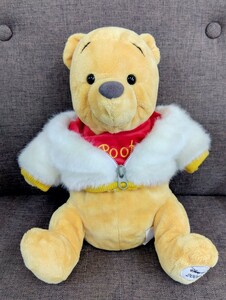  Winnie The Pooh DisneyStore Disney store 2006 soft toy Disney