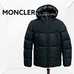 国内正規品 MONCLER モンクレール MONTCLAR モンクラー テープロゴライン 袖ワッペン フード付き ダウンジャケット メンズ 41320-85-68352