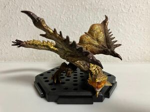 モンスターハンター　リオレイア希少種　フィギュア