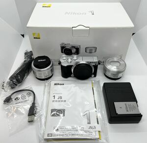 Nikon 1 ニコン J5 ダブルレンズキット ミラーレス一眼 / 1 NIKKOR 10-30mm 1:3.5-5.6 VR / 1 NIKKOR 18.5mm 1:1.8 40.5 【ANG111】