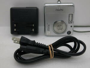 FUJIFILM Finpix F420 デジタルカメラ 3x OPICAL ZOOM f=5.6-16.8mm 【KNM064】 