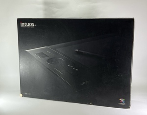 ペンタブ Intuos4 Medium PTK-640/K0 ペン先擦り減りほぼ無し