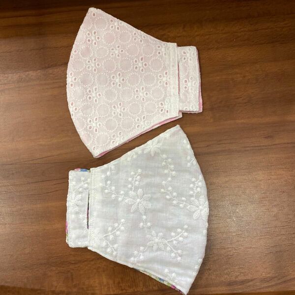 不織布マスクカバー　2枚セット　コットン刺繍レース　吸湿涼感ダブルガーゼ　二重マスク用