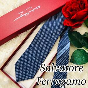 Salvatore Ferragamo サルヴァトーレ フェラガモ メンズ 紳士 ネクタイ ネイビー 紺 美品 総柄 花柄 ビジネス 結婚式 プレゼント 剣先8cm