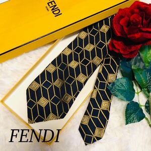 FENDI フェンディ メンズ 男性 紳士 ネクタイ ブランドネクタイ 総柄 ズッカ柄 ネイビー ゴールド 紺 ビジネス 結婚式 二次会 剣先 9.8cm