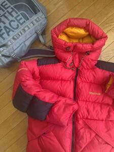 稀少 Marmot マーモット フーデッド ダウンジャケット ボリュームダウン 防寒 ダウンパーカ Hooded Jacket レッド＆ブラック アジアsizeМ 