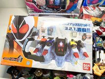 ★仮面ライダーグッズまとめ売り フォーゼ ビルド ジオウ 等 変身ベルト おもちゃ 特撮 ジャンク品 12.3kg★_画像3