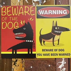 2枚 新品 壁掛けプレート 警告版 猛犬注意 犬に注意 防犯対策 危険 強盗 番犬 狂犬 泥棒 メタル 金属パネル 壁飾り インテリア ブリキ看板