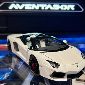 AUTOart 1/18. Lamborghini Aventador LP700-4 Roadster ランボルギーニ アヴェンタドールLP700-4ロードスター 送料無料の画像2