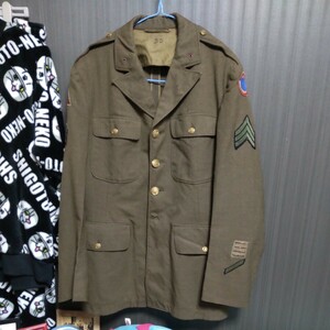 WWⅡアメリカ軍 勤務服ジャケット 記章付き