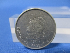 アルゼンチン 10センタボ硬貨☆1983年／美品／南米コイン／外国古銭／a0201-1