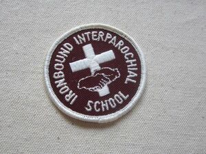 ビンテージ IRONBOUND INTERPAROCHIAL SCHOOL カトリック スクール 学校 十字架 ワッペン/パッチ 古着 アメリカ アメカジ カスタム ① 488