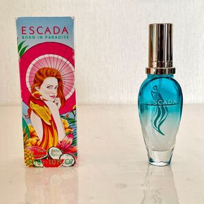 ESCADA オードトワレ 香水 Born in Paradise 30ml