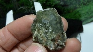 標本鉱石G-32.グロッシュラー、27.6g