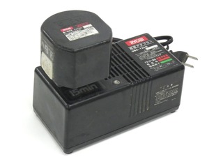 Y634Yちょる【電動工具】RYOBI　充電アダプター　UBC-120Q　リョービ　入力100V　AC・145VA　50/60Hz　出力7.2-12V　DC・5A　バッテリー