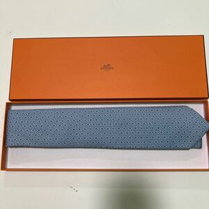 11578 HERMES エルメス ネクタイ シルク 箱付 長さ約150cm 美品 水色