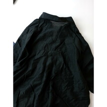 アイテムズ アーバンリサーチ「coolな私は黒しか着ない。」ほんのり光沢 軽やか シアー シャツ ブラウス 黒 ブラック (58K+7927)_画像4