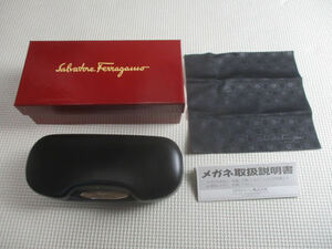 ◆サルヴァトーレ・フェラガモ メガネケース◆未使用品 FERRAGAMO 約15.8×6.5×4㎝ ハード クロス クリーナー 眼鏡ケース♪2F-90730カ