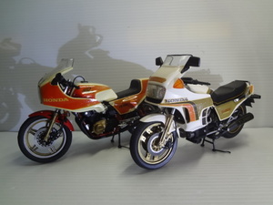 《２台セット》 1／１２ ホンダ ＣＸ５００ ターボ ＆ ＣＢ１１００Ｒ 塗装済 完成品